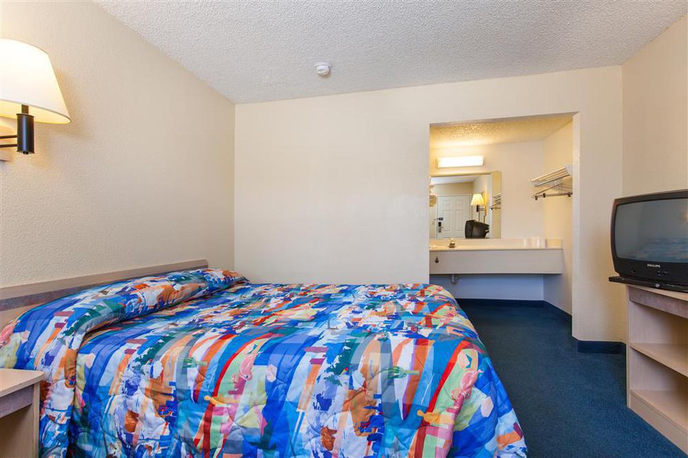 Motel 6-Stockton, Ca - Charter Way West Room photo